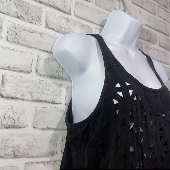Sloane Rouge Laser Cut Raw Hem Tank Top Medium - Picture 5 of 7